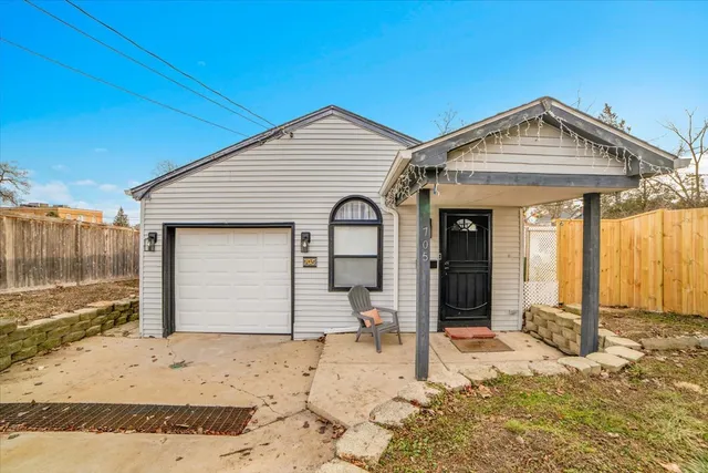 $324,900 | 705 State Street, Lemont, IL 60439