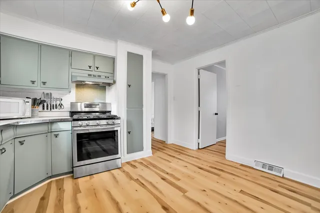 $324,900 | 705 State Street, Lemont, IL 60439