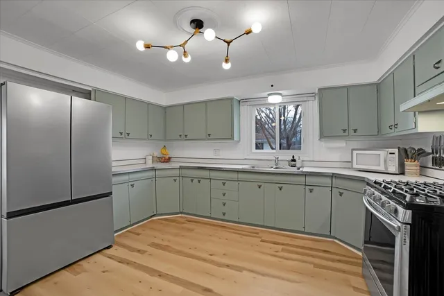 $324,900 | 705 State Street, Lemont, IL 60439