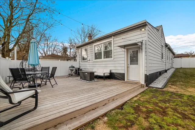 $324,900 | 705 State Street, Lemont, IL 60439