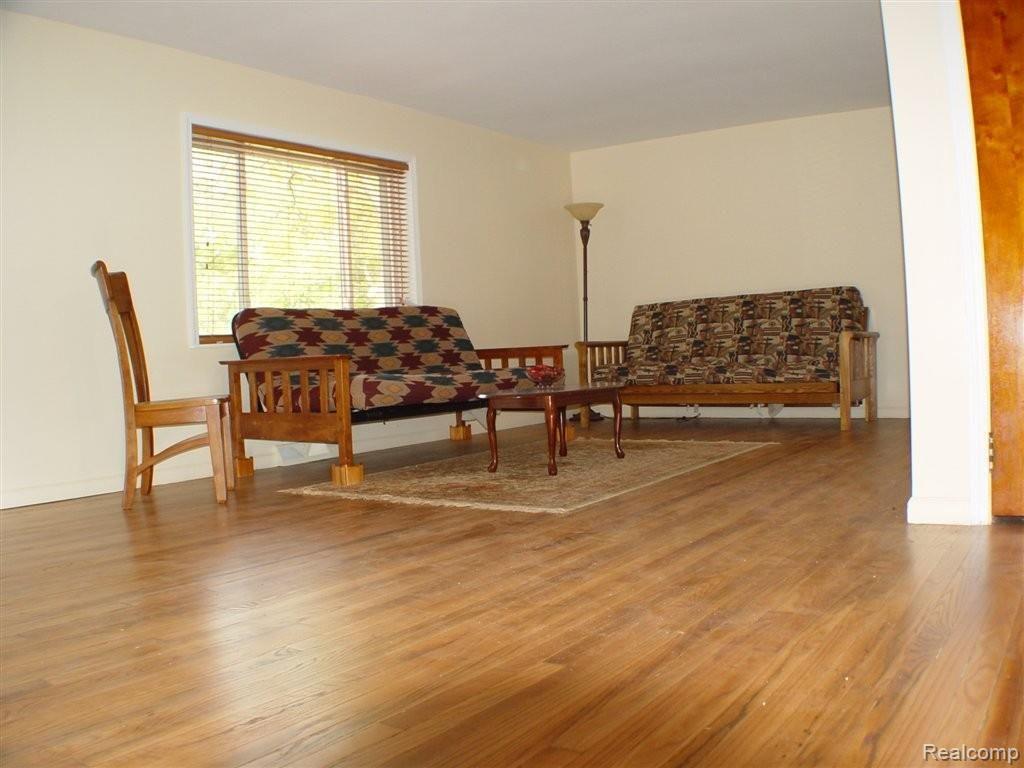 13715 Farm Road Belleville, MI 48111 - Photo 14 of 23 A very updatd Ranch on Land (13)