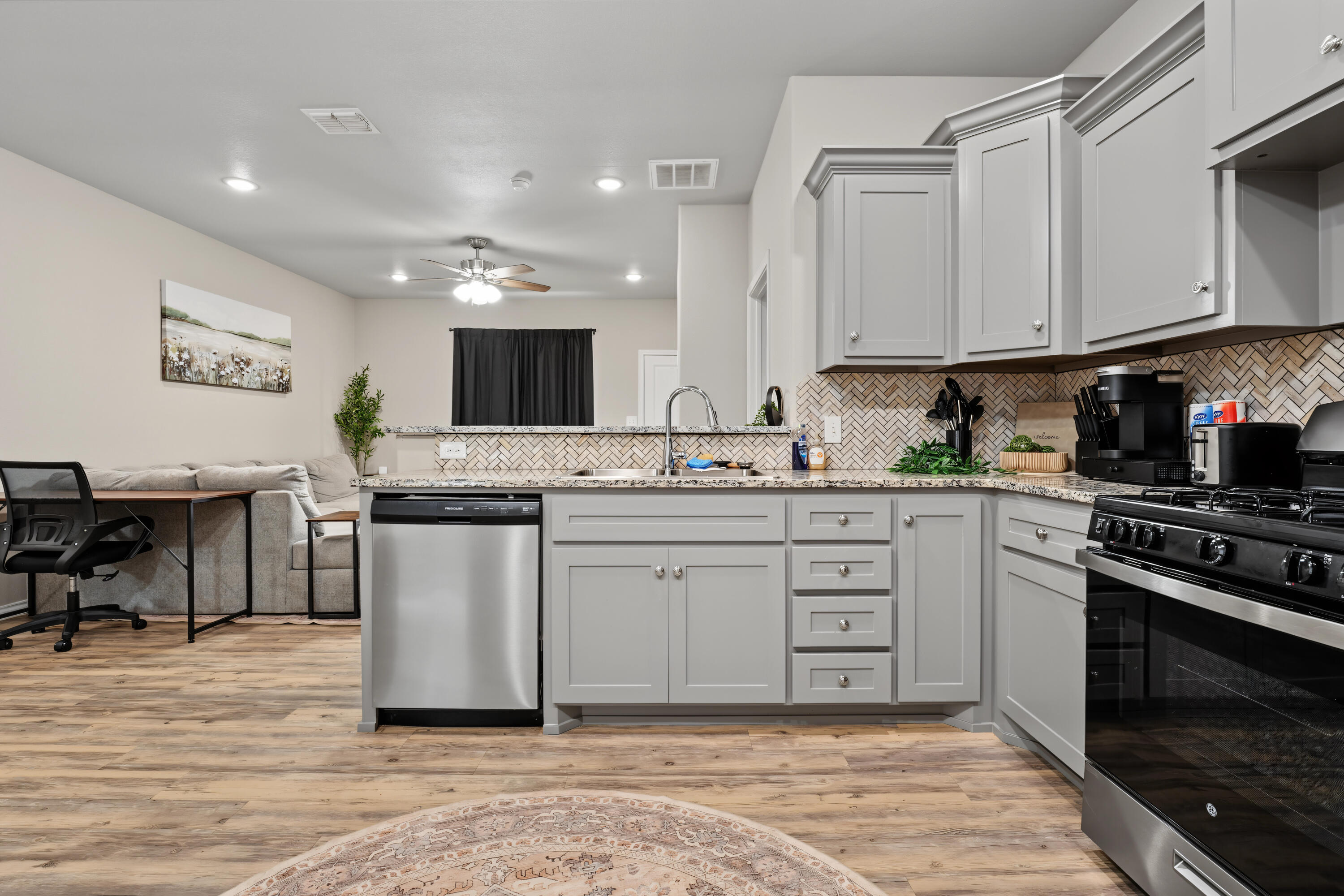 6932 12th Street Lubbock, TX 79416 - Photo 6 of 23 DSC01481