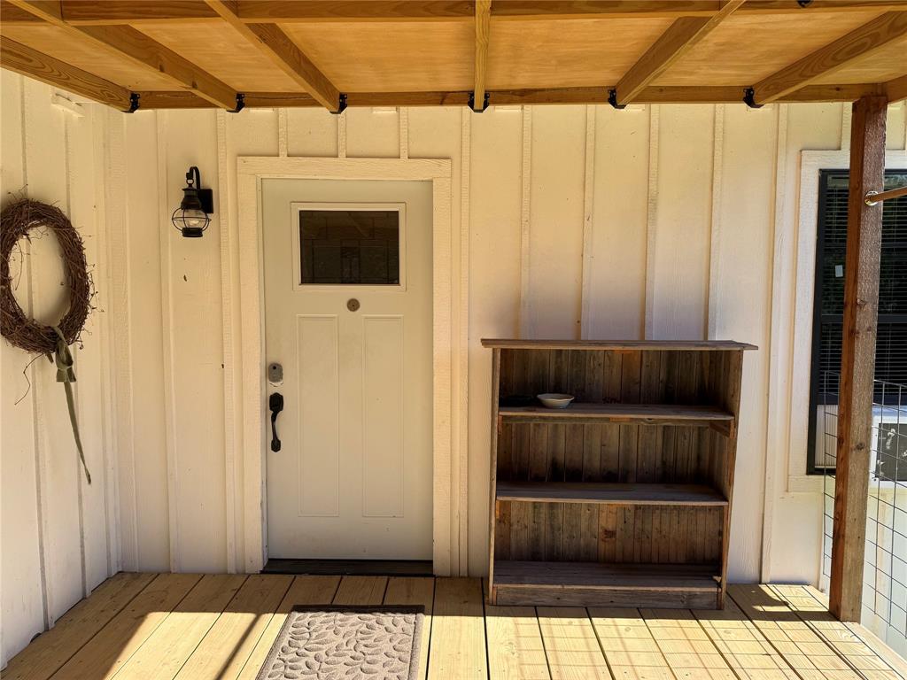 122 Tobacco Road Whitney, TX 76692 - Photo 2 of 35 a view of walk in closet