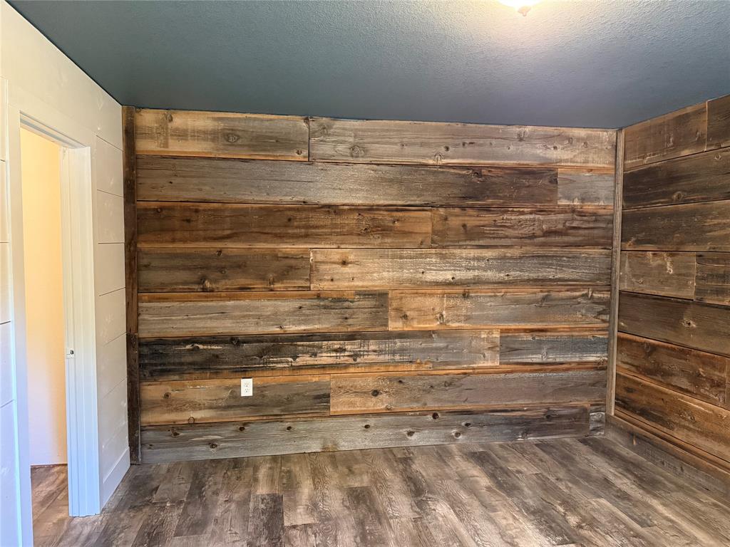 122 Tobacco Road Whitney, TX 76692 - Photo 6 of 35 a view of walk in closet