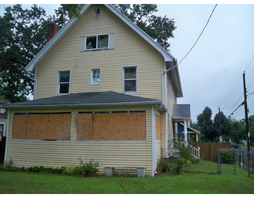 9 Washington Street Springfield, MA 01108 - Photo 1 of 1 a view of a house with a yard