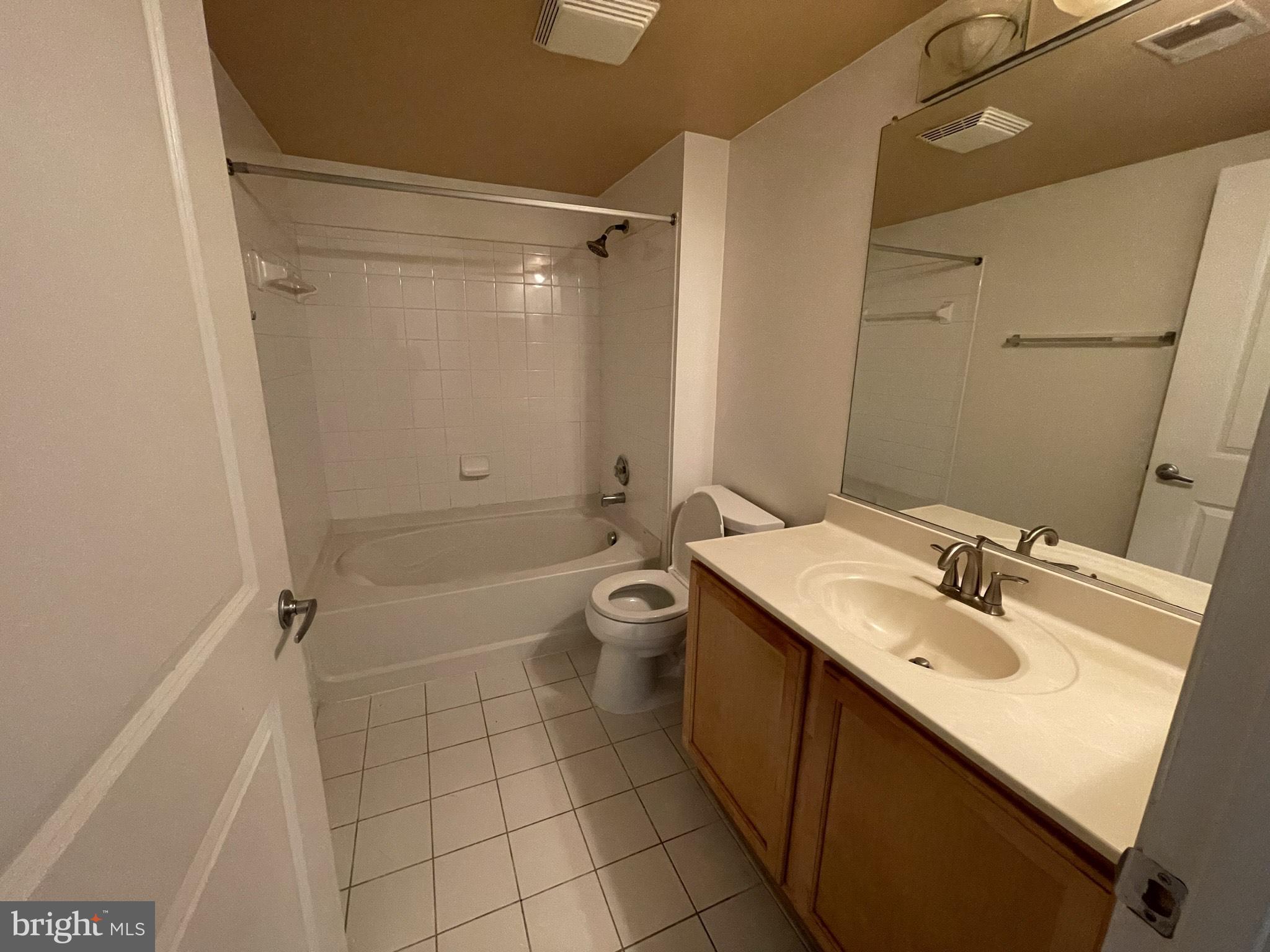 7915 Eastern Avenue Northwest, Unit 216 Silver Spring, MD 20910 - Photo 11 of 35