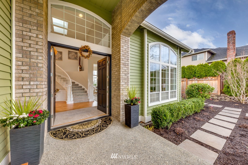 2531 57th Street Southwest Everett, WA 98203 - Photo 3 of 40