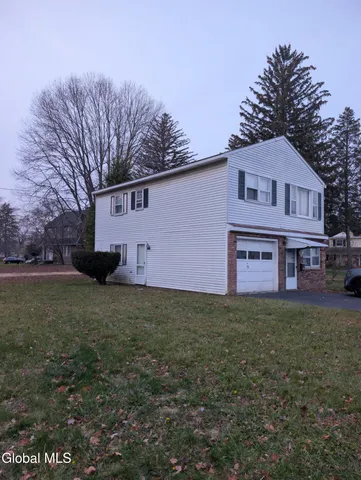 $2,200 | 2 Friebel Road, Albany, NY 12208