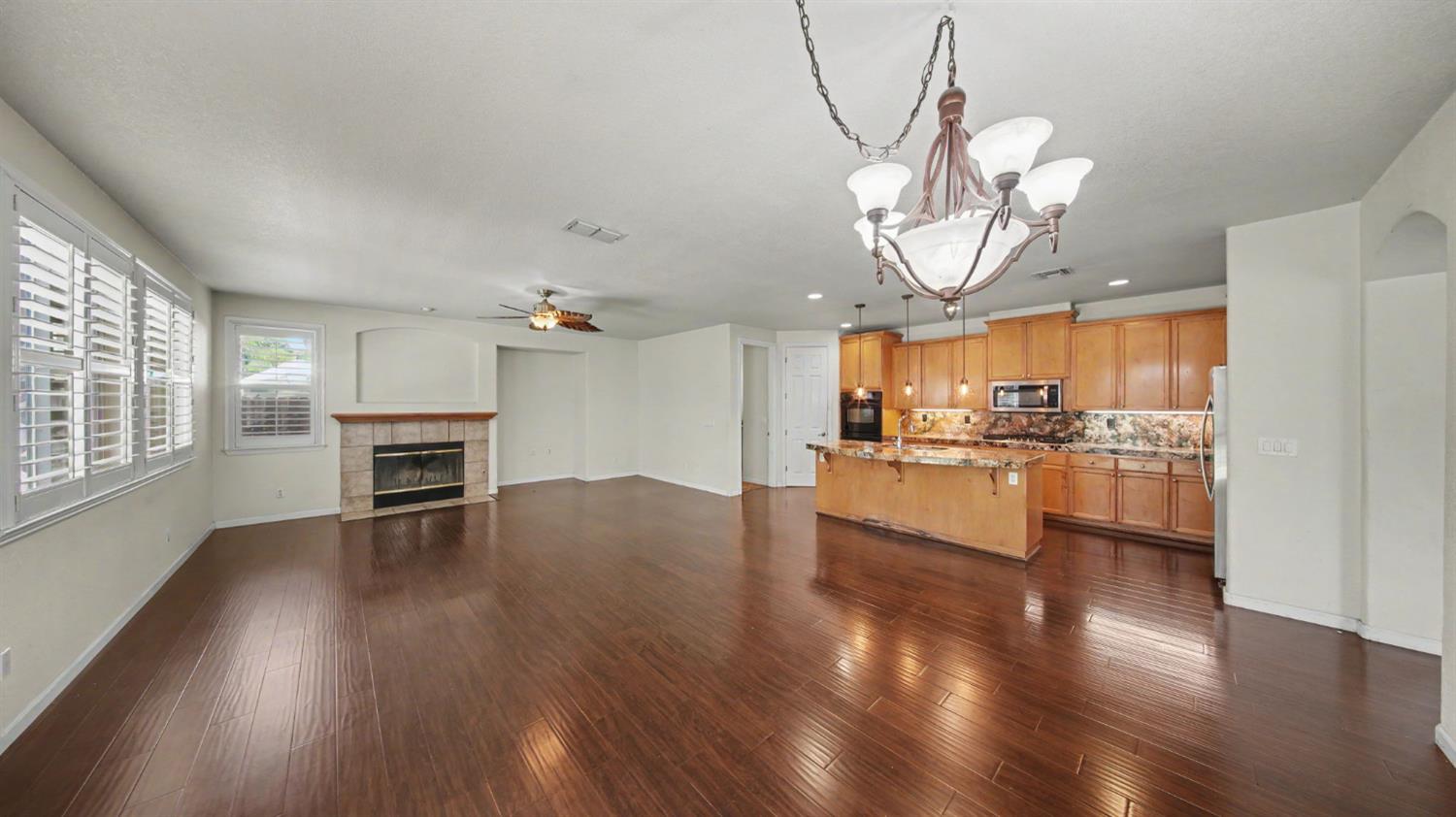 379 John Kamps Way Ripon, CA 95366 - Photo 12 of 43