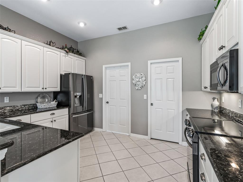 12421 Southeast 174th Loop Summerfield, FL 34491 - Photo 21 of 66