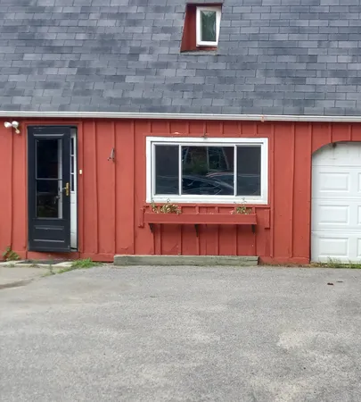 $1,600 | 30 Pine Street, Seabrook, NH 03874