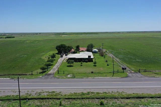 $510,000 | 14420 Farm To Market 99, Karnes City, TX 78118