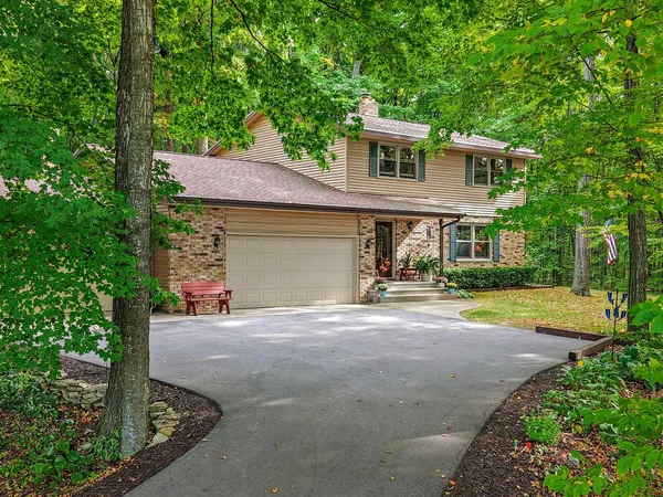 $534,900 | 5495 Maple Heights Circle East, Sturgeon Bay, WI 54235