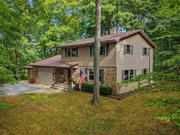 $534,900 | 5495 Maple Heights Circle East, Sturgeon Bay, WI 54235