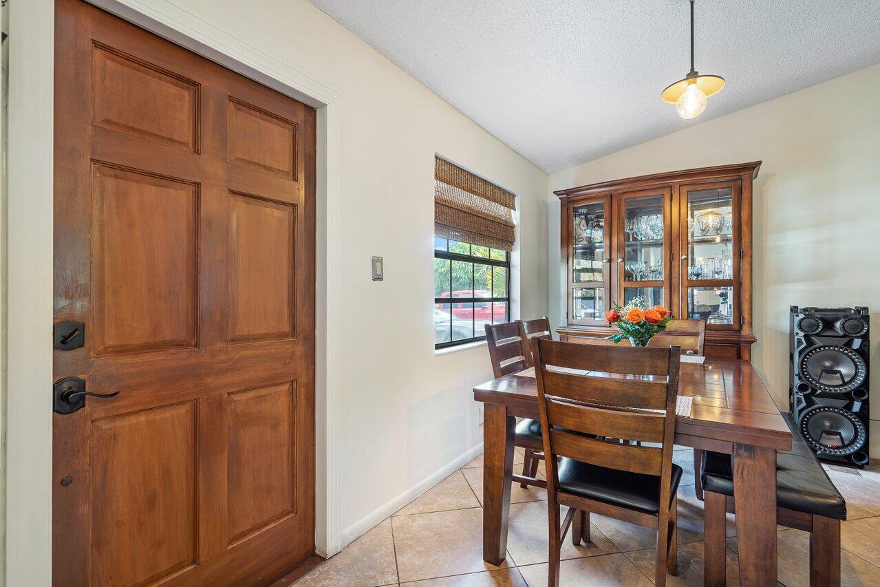 10639 Boca Entrada Boulevard Boca Raton, FL 33428 - Photo 13 of 34 006-10639BocaEntradaBoulevard-BocaRaton-