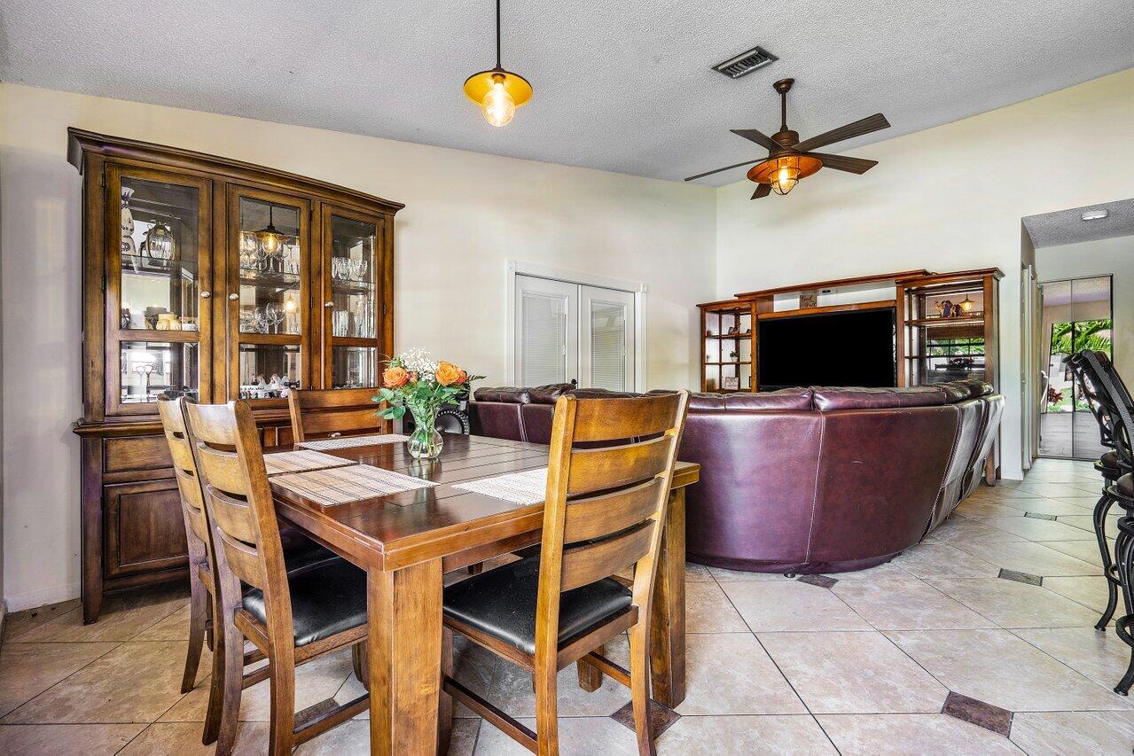 10639 Boca Entrada Boulevard Boca Raton, FL 33428 - Photo 14 of 34 010-10639BocaEntradaBoulevard-BocaRaton-