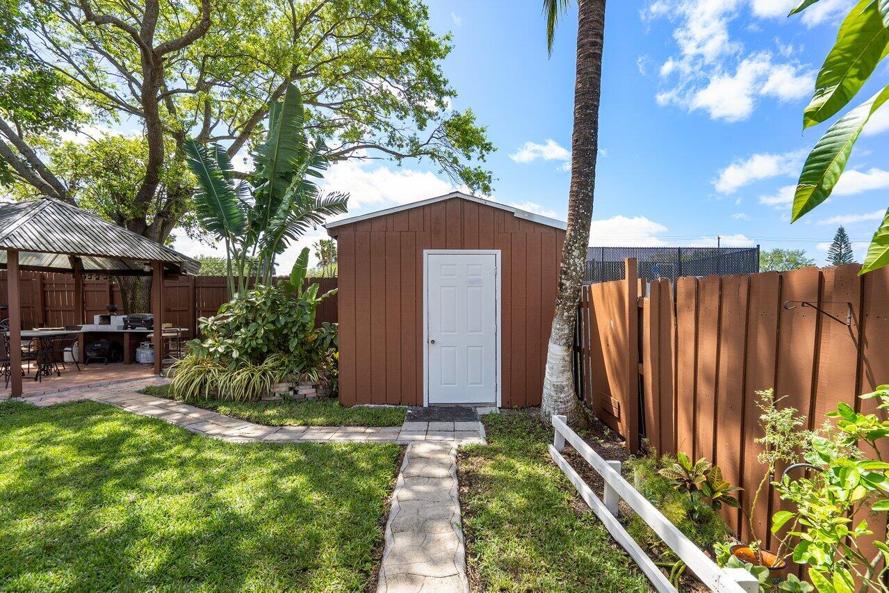 10639 Boca Entrada Boulevard Boca Raton, FL 33428 - Photo 29 of 34 029-10639BocaEntradaBoulevard-BocaRaton-