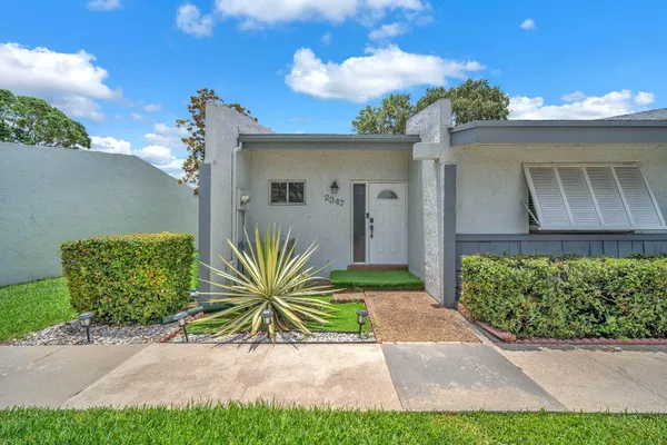 $425,000 | 2347 North 37th Avenue, Hollywood, FL 33021