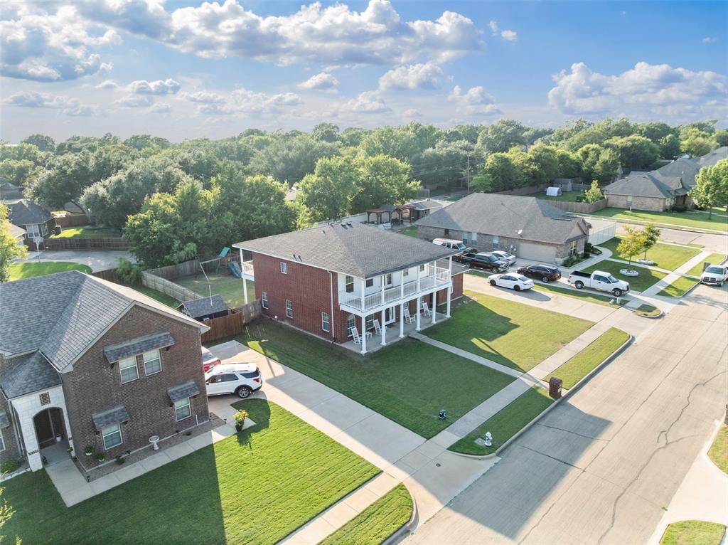 905 Royse Ridge Road Ennis, TX 75119 - Photo 38 of 38 an aerial view of a house
