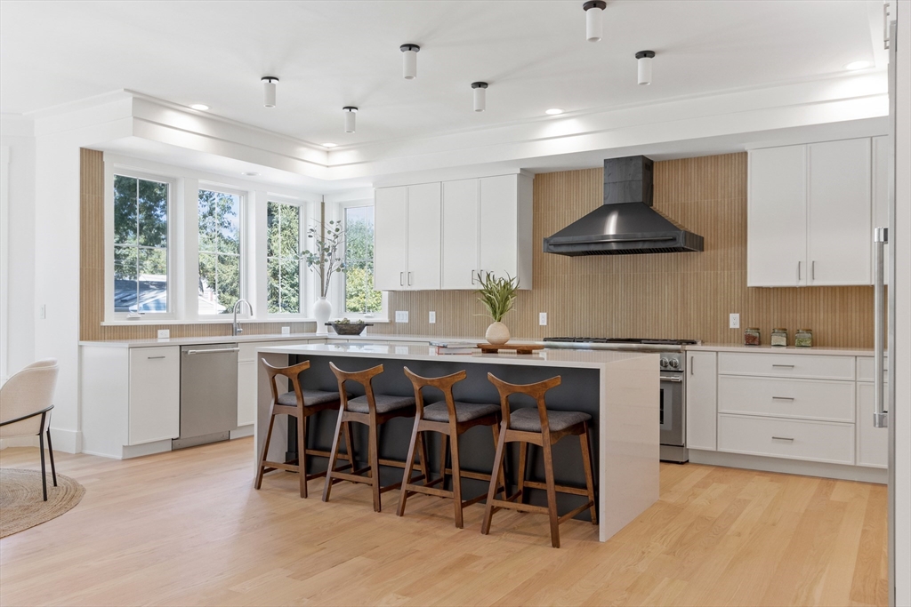 362 Hillcrest Road Needham, MA 02492 - Photo 11 of 42