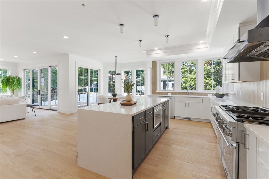 362 Hillcrest Road Needham, MA 02492 - Photo 14 of 42