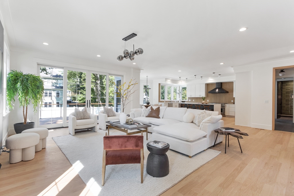 362 Hillcrest Road Needham, MA 02492 - Photo 9 of 42