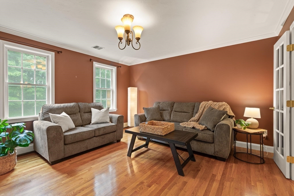 5 Winchester Road Medway, MA 02053 - Photo 11 of 42