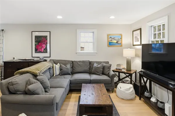 $3,850 | 72 Seascape Avenue, Middletown, RI 02842