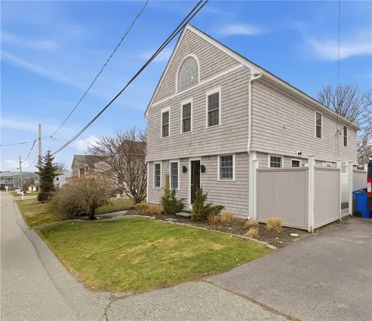 $3,850 | 72 Seascape Avenue, Middletown, RI 02842