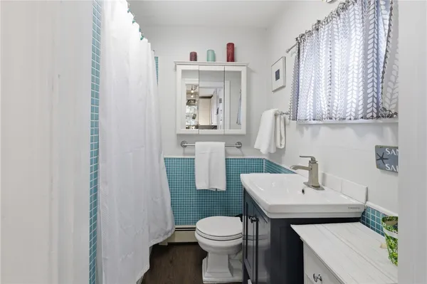 $3,850 | 72 Seascape Avenue, Middletown, RI 02842