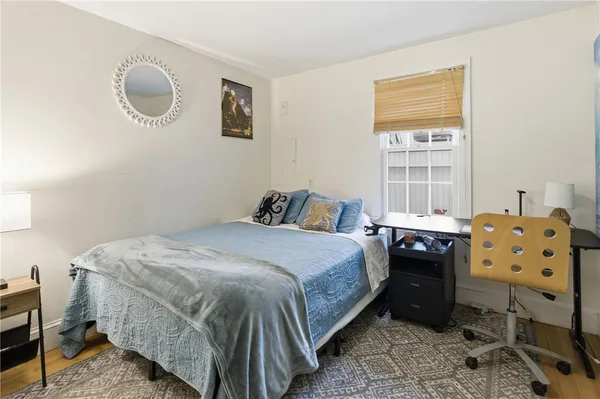 $3,850 | 72 Seascape Avenue, Middletown, RI 02842
