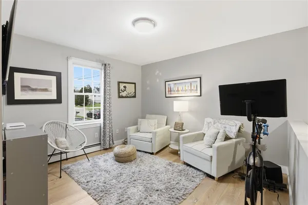 $3,850 | 72 Seascape Avenue, Middletown, RI 02842