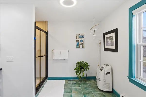 $3,850 | 72 Seascape Avenue, Middletown, RI 02842