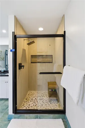 $3,850 | 72 Seascape Avenue, Middletown, RI 02842