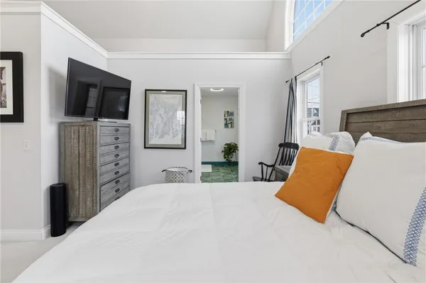 $3,850 | 72 Seascape Avenue, Middletown, RI 02842