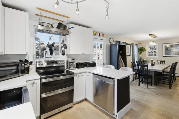 $3,850 | 72 Seascape Avenue, Middletown, RI 02842