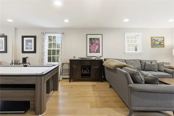 $3,850 | 72 Seascape Avenue, Middletown, RI 02842