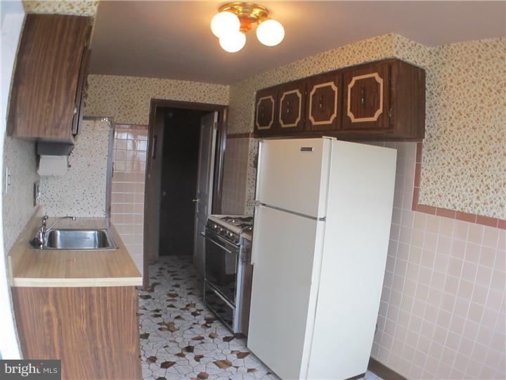 3452 Holyoke Road Philadelphia, PA 19114 - Photo 4 of 18 Gallery Image 4