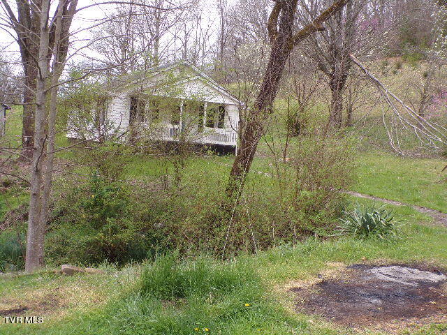 153 Rome Hollow Road Elizabethton, TN 37643 - Photo 2 of 13 100 - Copy