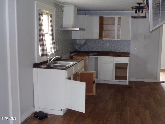 153 Rome Hollow Road Elizabethton, TN 37643 - Photo 3 of 13 108