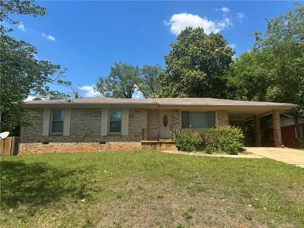 $2,100 | 967 Pine Roc Drive, Stone Mountain, GA 30083