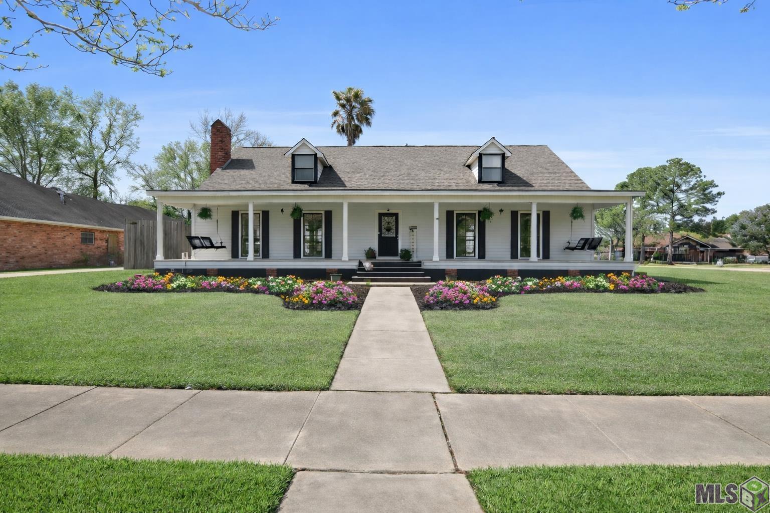 virtually staged landscaping