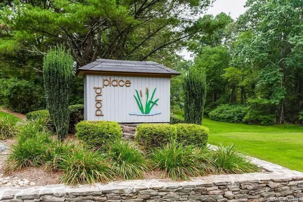 $2,600 | 5 Edgewood Circle, Unit 5, Avon, CT 06001