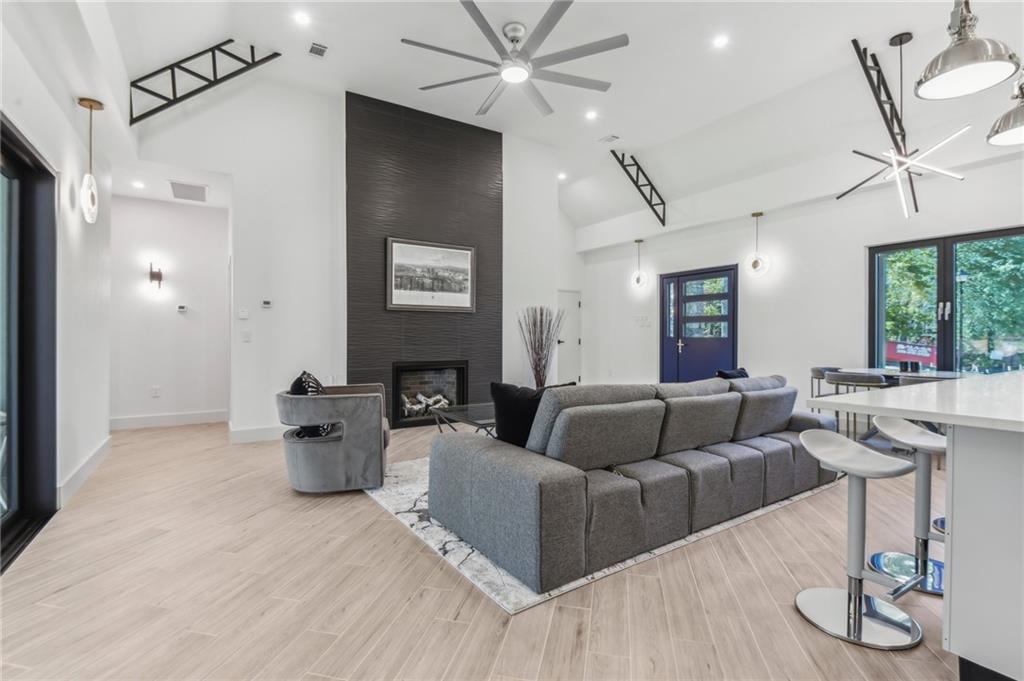 40 Red Oak Circle Buchanan, GA 30113 - Photo 7 of 39 a living room with furniture and a large window
