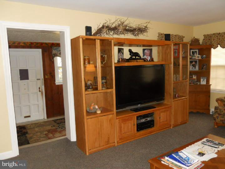 2602 Filbert Avenue Reading, PA 19606 - Photo 8 of 21 Gallery Image 8