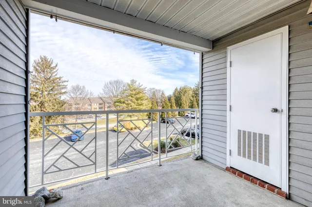 $284,000 | 11 Elphin Court, Unit 301, Lutherville-Timonium, MD 21093