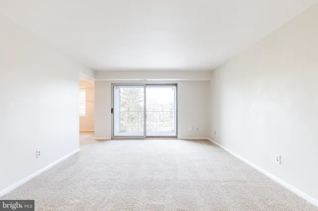 $284,000 | 11 Elphin Court, Unit 301, Lutherville-Timonium, MD 21093