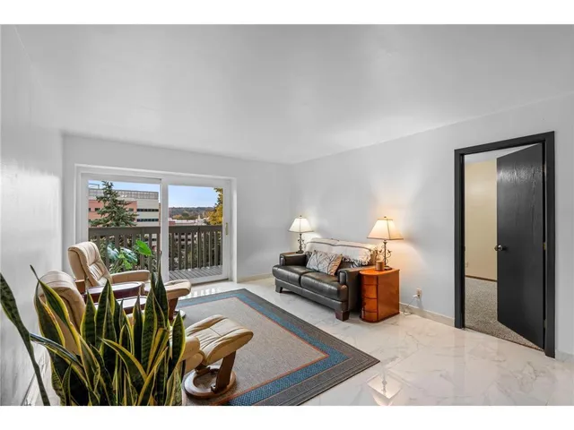 $175,000 | 311 Pleasant Avenue, Unit 301, St. Paul, MN 55102