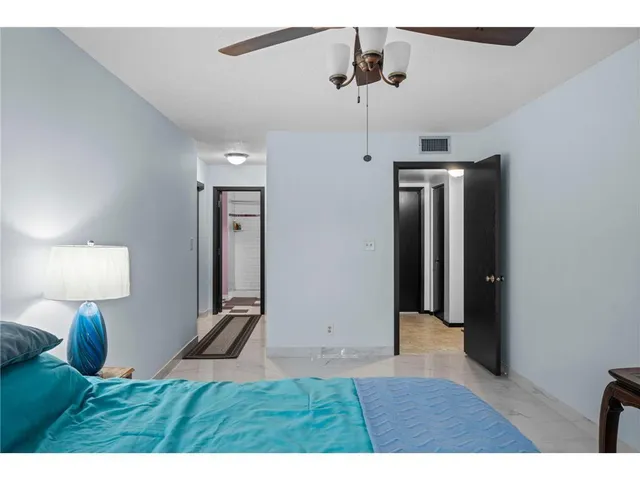 $175,000 | 311 Pleasant Avenue, Unit 301, St. Paul, MN 55102