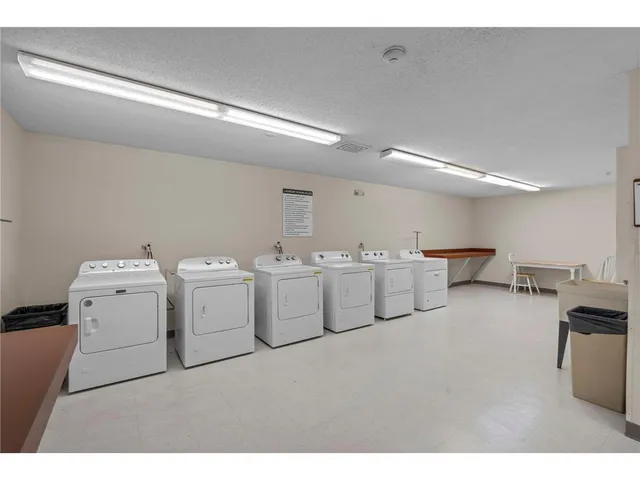 $175,000 | 311 Pleasant Avenue, Unit 301, St. Paul, MN 55102